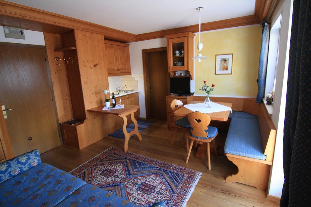 Residence Mairhofer Dobbiaco Room photo